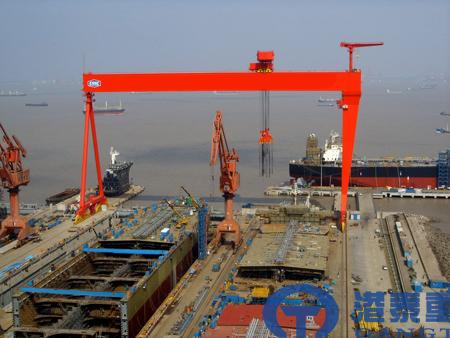 广东佛山造船门式起重机厂家 大型造船门式起重机承载巨轮强大力量