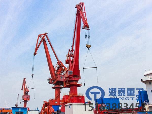 山东青岛门座式起重机厂家 与时代同行以创新赋能