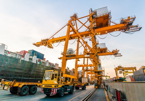 动力源装置在船舶液压起重机的液压系统中起到什么作用