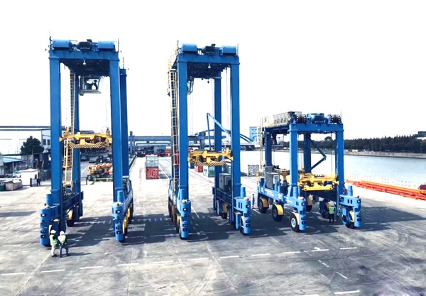 江西鹰潭跨运车厂家跨运车不同工况选型的特殊配置要求